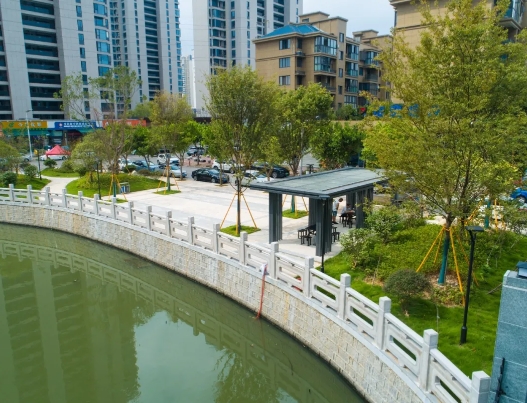“边角地”变身小公园 鳌江着力提升城市绿色幸福感
